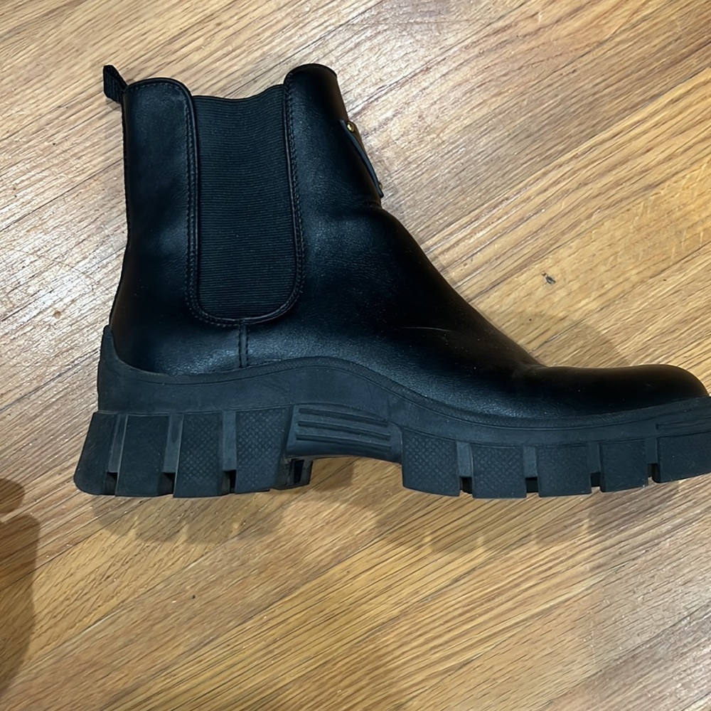 Guess Slip on leather Boots - Picture 2 of 7